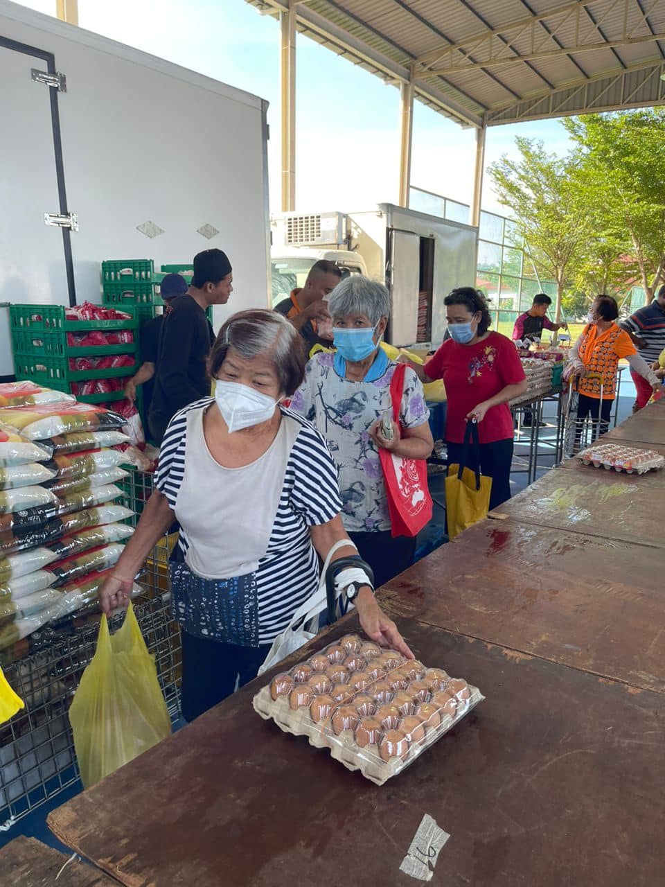 慈悯市集今早3地点开卖 价廉物美食材等着你