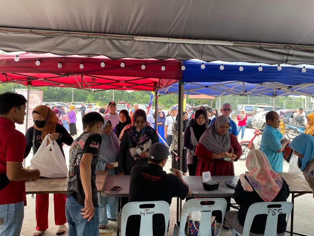 Beras, telur, daging jadi rebutan, harap jualan murah dikekalkan