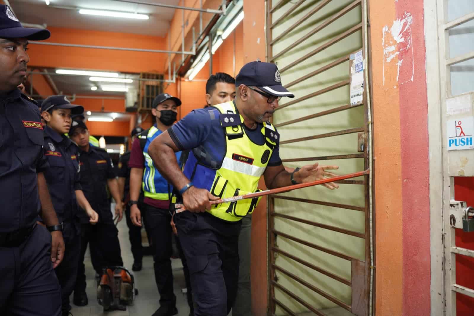 甲洞2廉价酒店无牌开业  遭士拉央市会勒令关闭