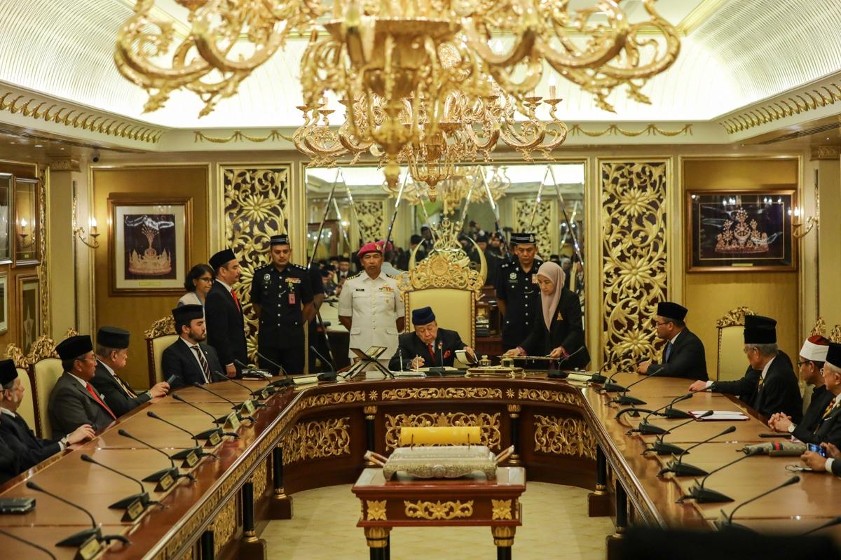 Sultan perkenan Dewan Negeri Selangor dibubar 23 Jun