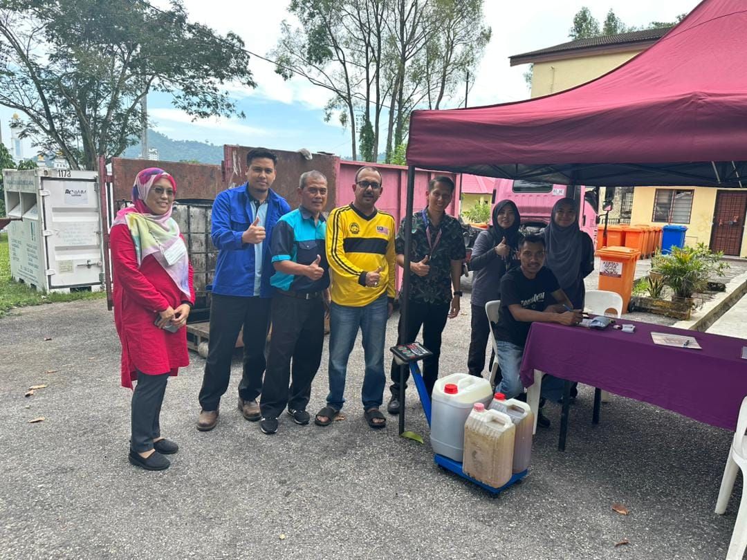 乌雪市会成功收集312公斤食油  吁商民勿丢弃免污染环境