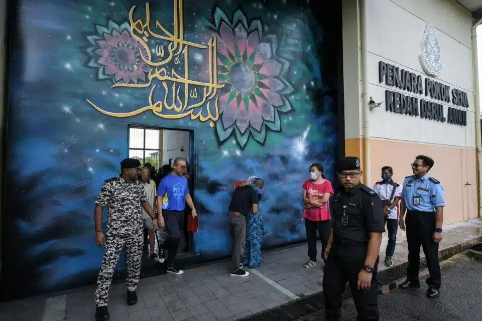 开放大学不计背景提供升学计划  校长：欢迎囚犯追求知识