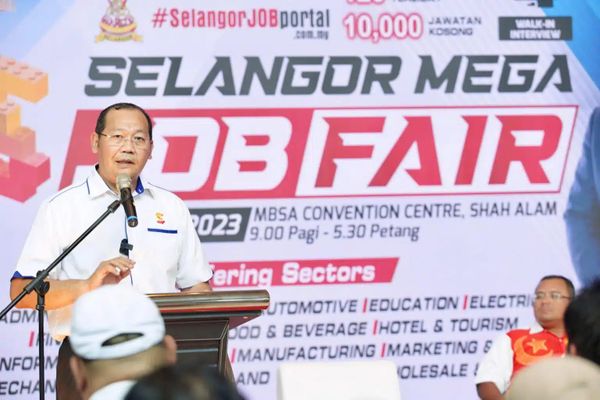 வேலைவாய்ப்பு சந்தை 2023, முதல் நாளே 6,000 வருகையாளர்களை ஈர்த்தது