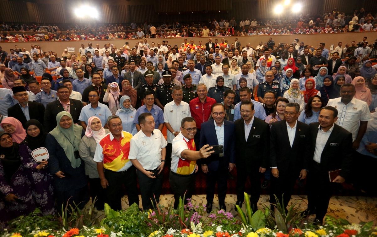 Penjawat awam kanan cekap urus projek, tidak perlu bergantung konsultan