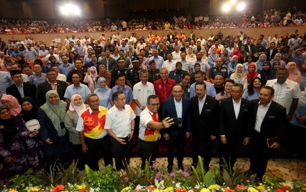 Penjawat awam kanan cekap urus projek, tidak perlu bergantung konsultan