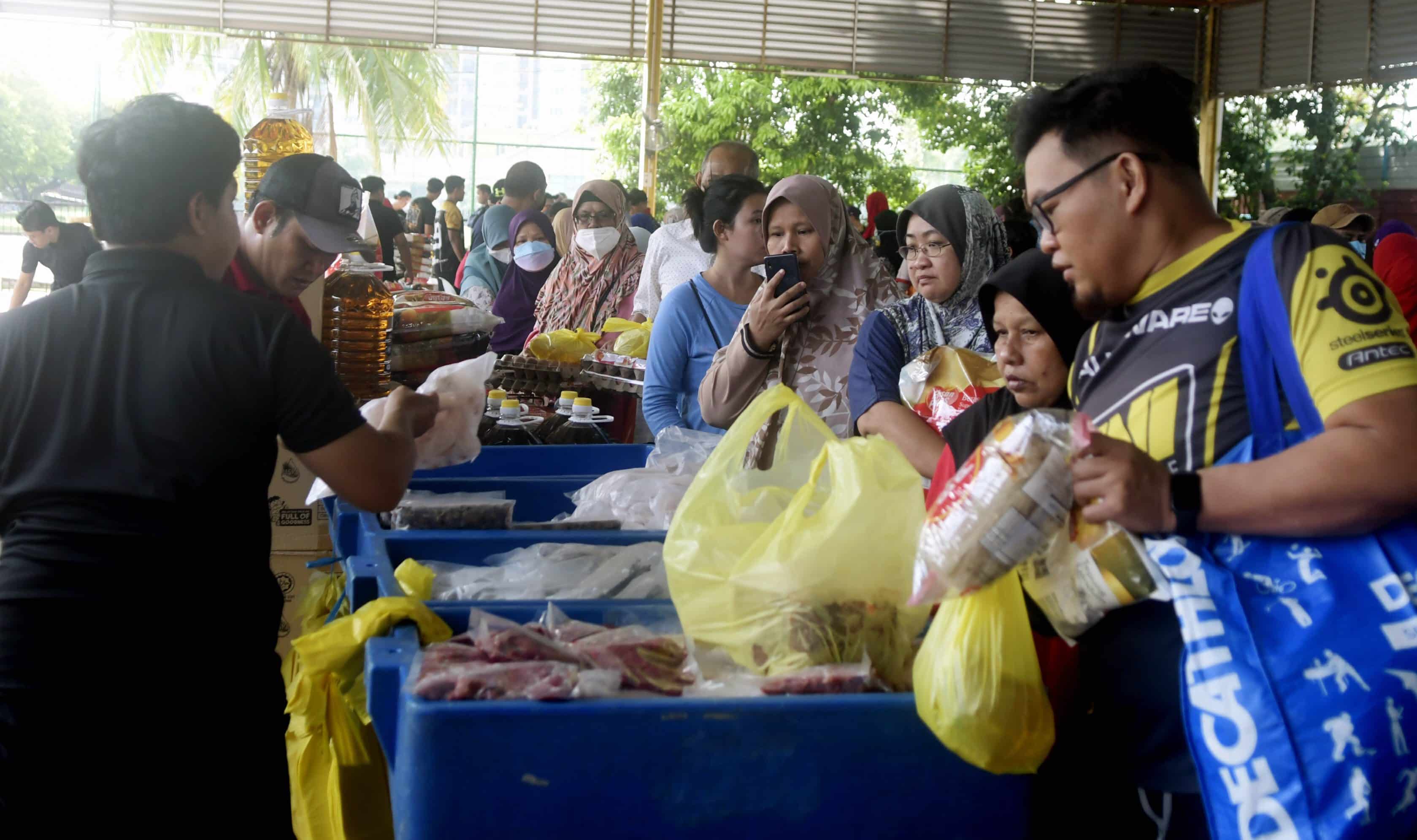 Jualan mega: Barangan habis dalam tiga jam, catat nilai jualan RM60,000
