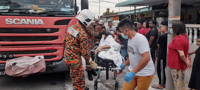 Kanak-kanak tahan sakit 20 minit, punggung tercucuk besi pagar rumah