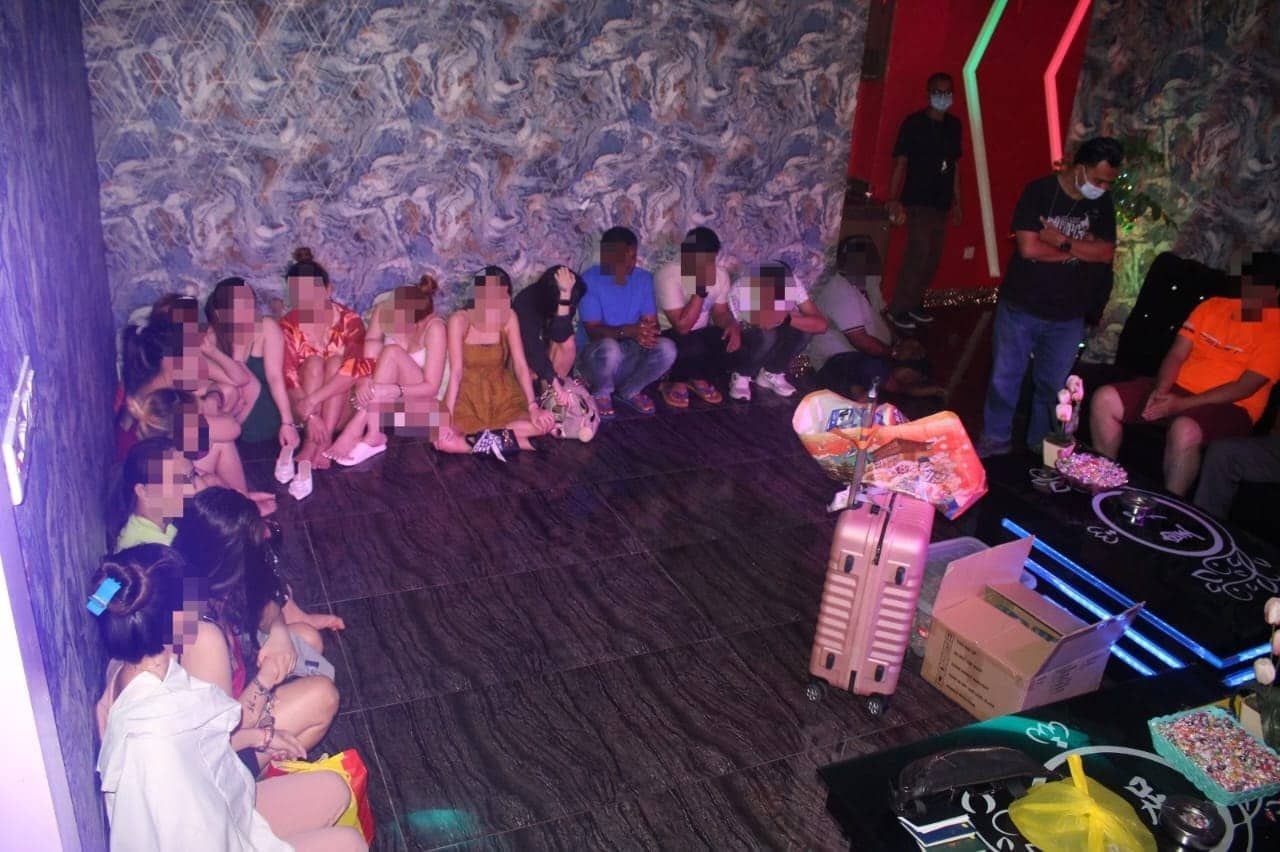 移民局捣破外籍女郎卖淫集团  扣72外籍人7本地男子