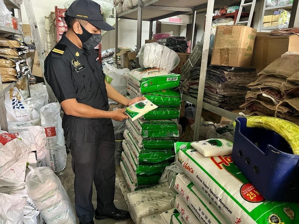 商家附加条件售白糖属违法  阿米占：商议白糖短缺方案