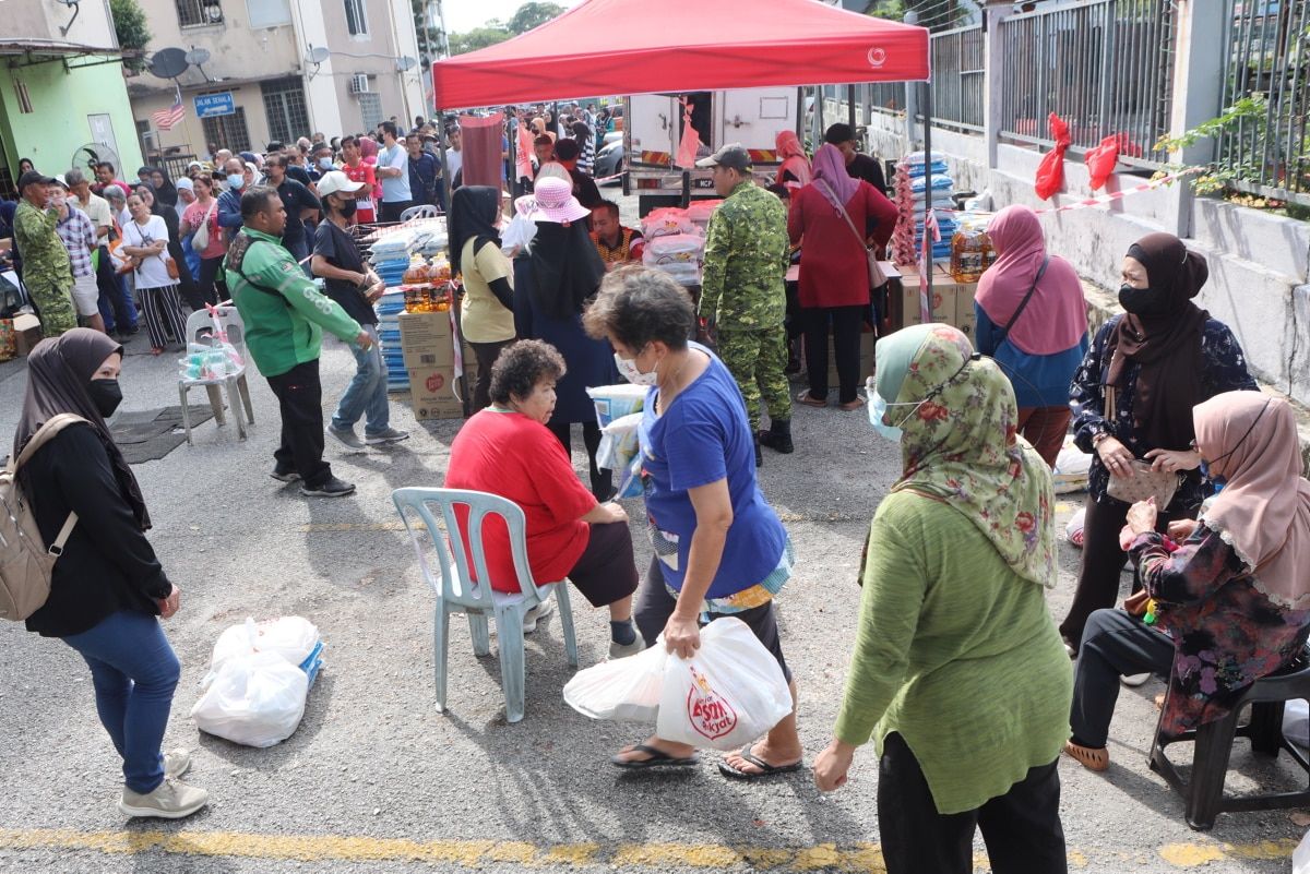 12 kali jualan murah, lebih 5,000 keluarga di DUN Subang Jaya terima manfaat