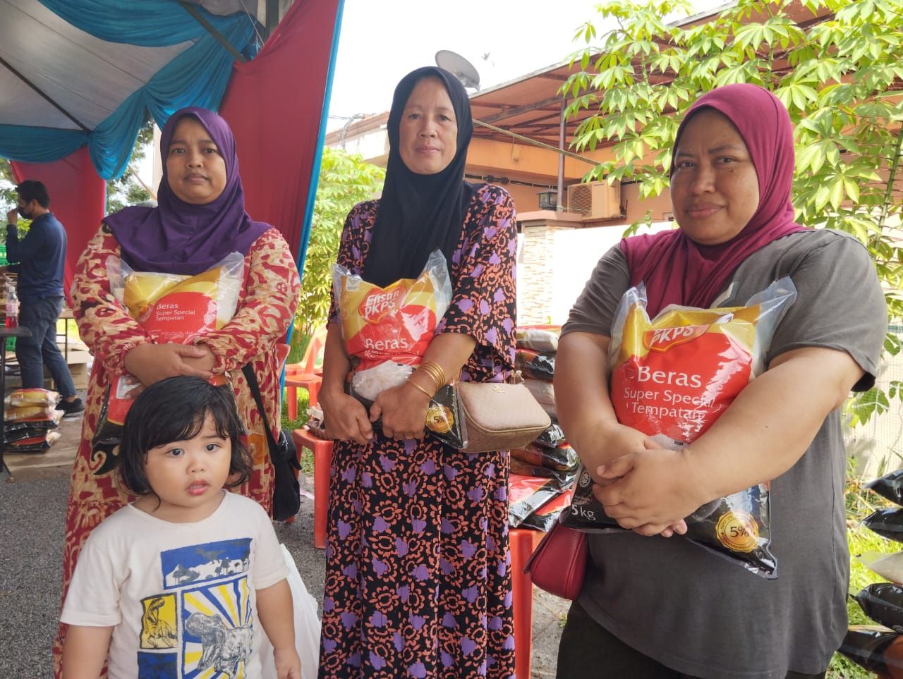 Ramai dapat manfaat, penduduk mahu jualan murah diteruskan