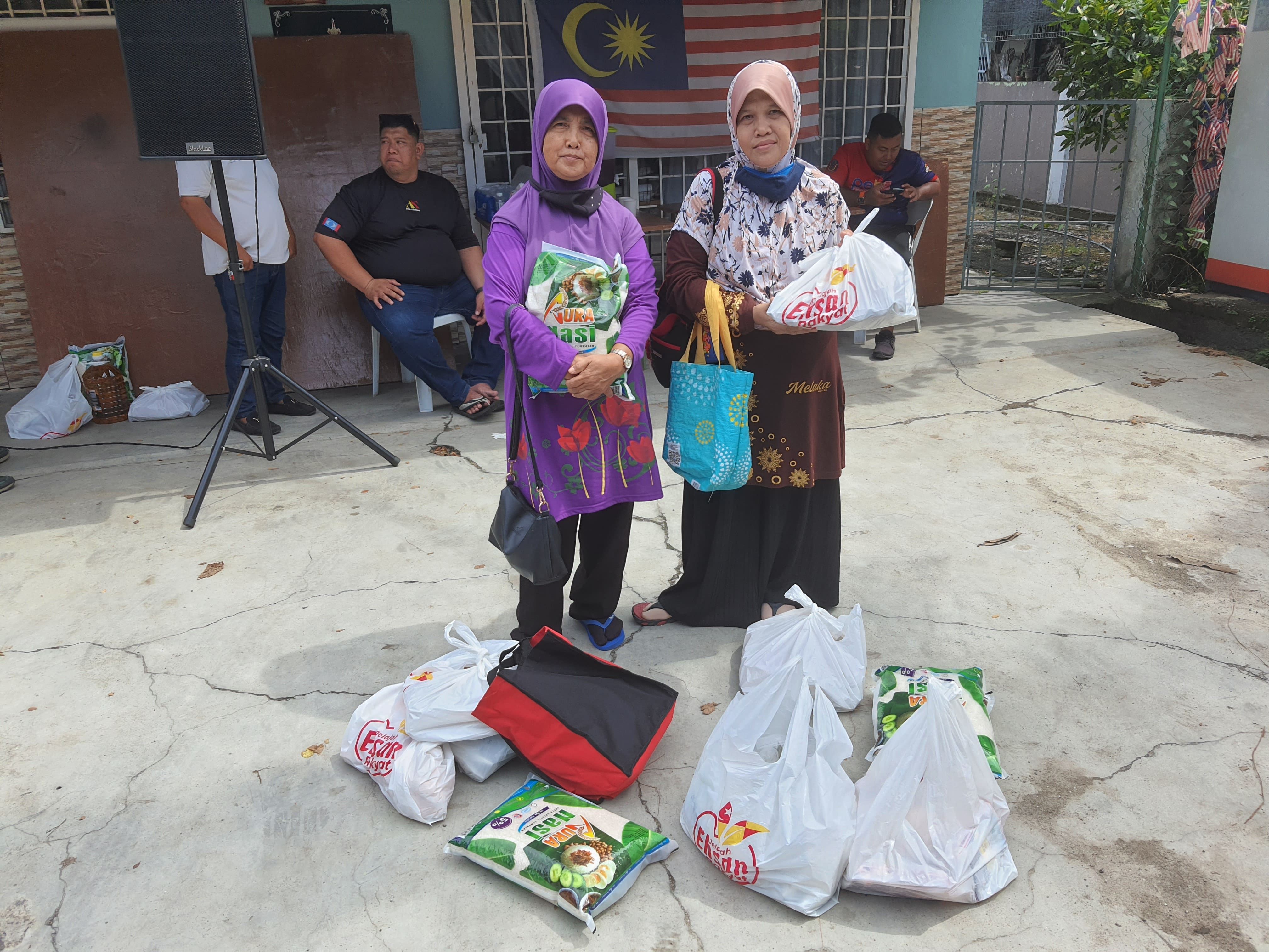 Suri rumah akui dapat berjimat, lebih 20 kali berbelanja di jualan murah