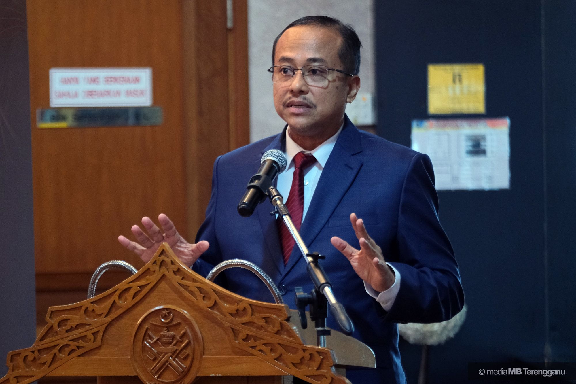 登大臣：解散州会日期未定