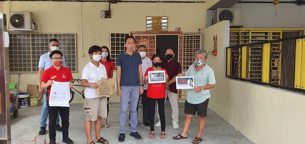 (视频)男子清债后仍被要挟缴付1万新币 连累亲友住家两度遭泼漆追债