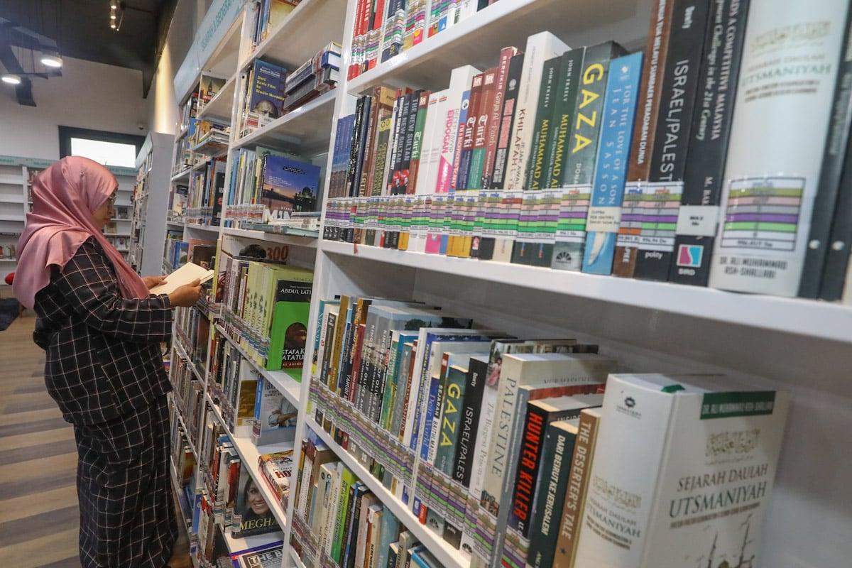 Sabak Bernam library rebranding draws 16,000 visitors this year