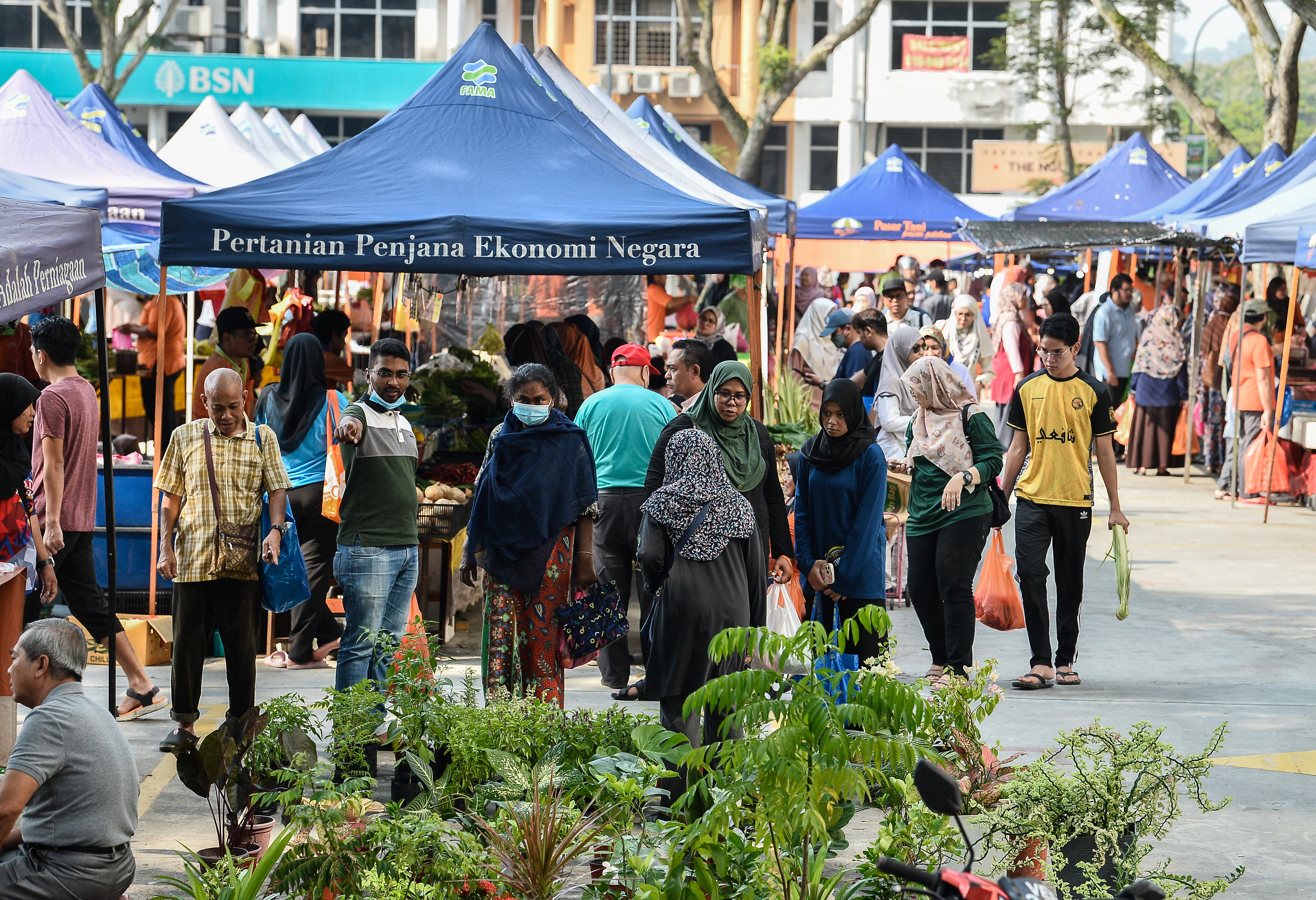 Enforcement of RM1,500 minimum wage can help lessen workers' burden - MTUC