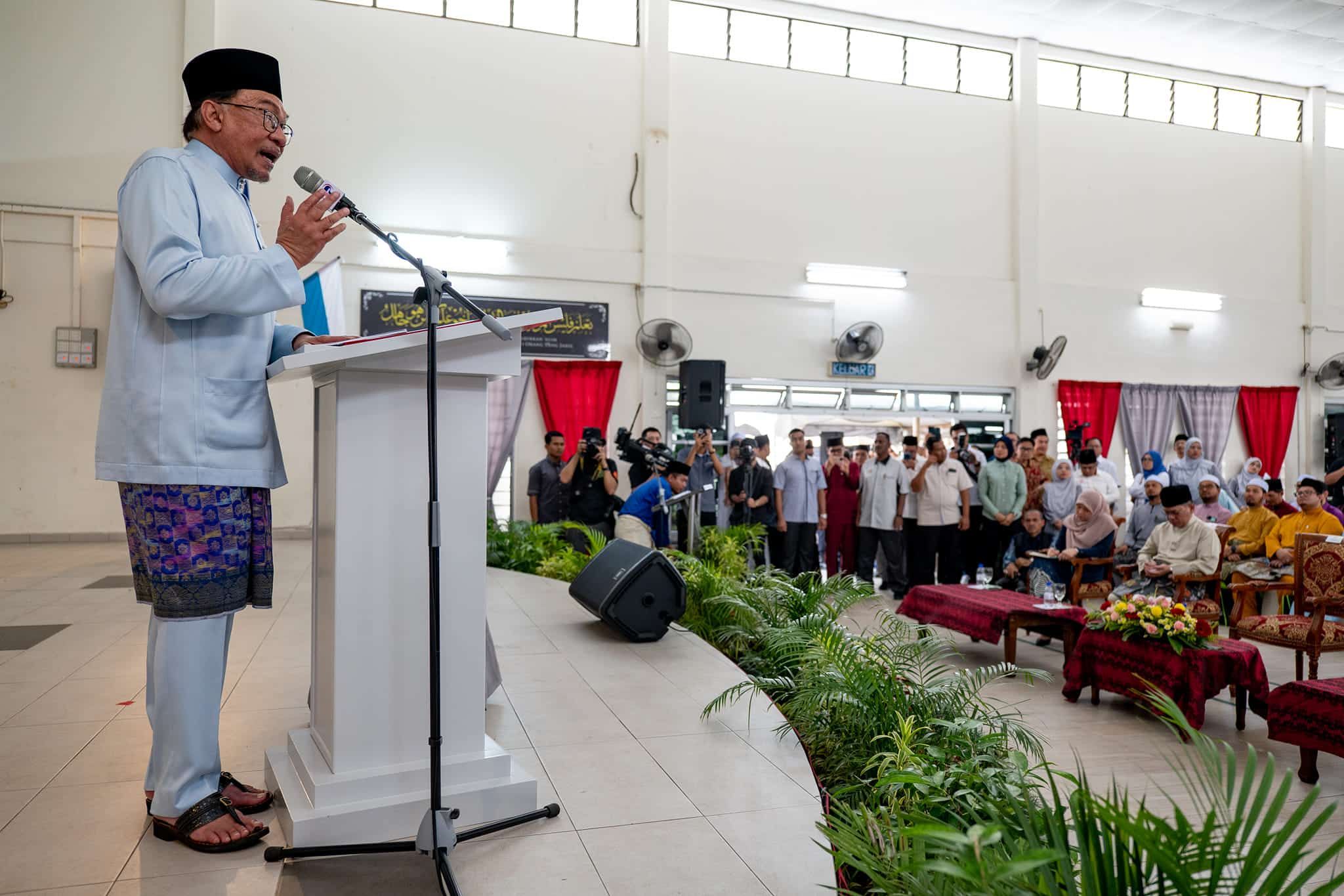 Anwar refutes claims of trying to implement Islamic concept excessively