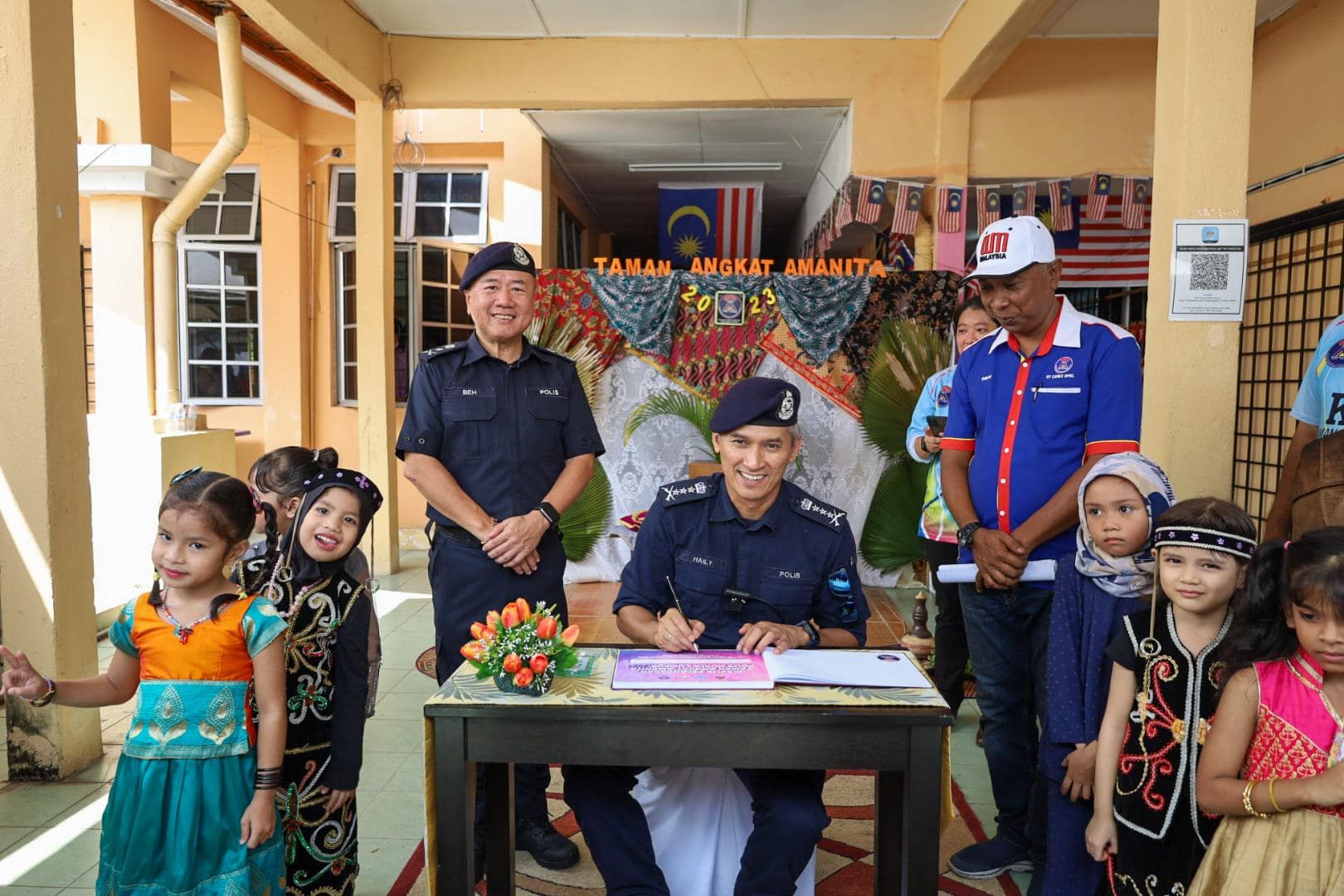 夫妻涉嫌虐待7岁儿 昨遭警方逮捕