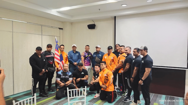 Atlet bina badan peruntuk hampir semua gaji beli makanan kesihatan tambahan