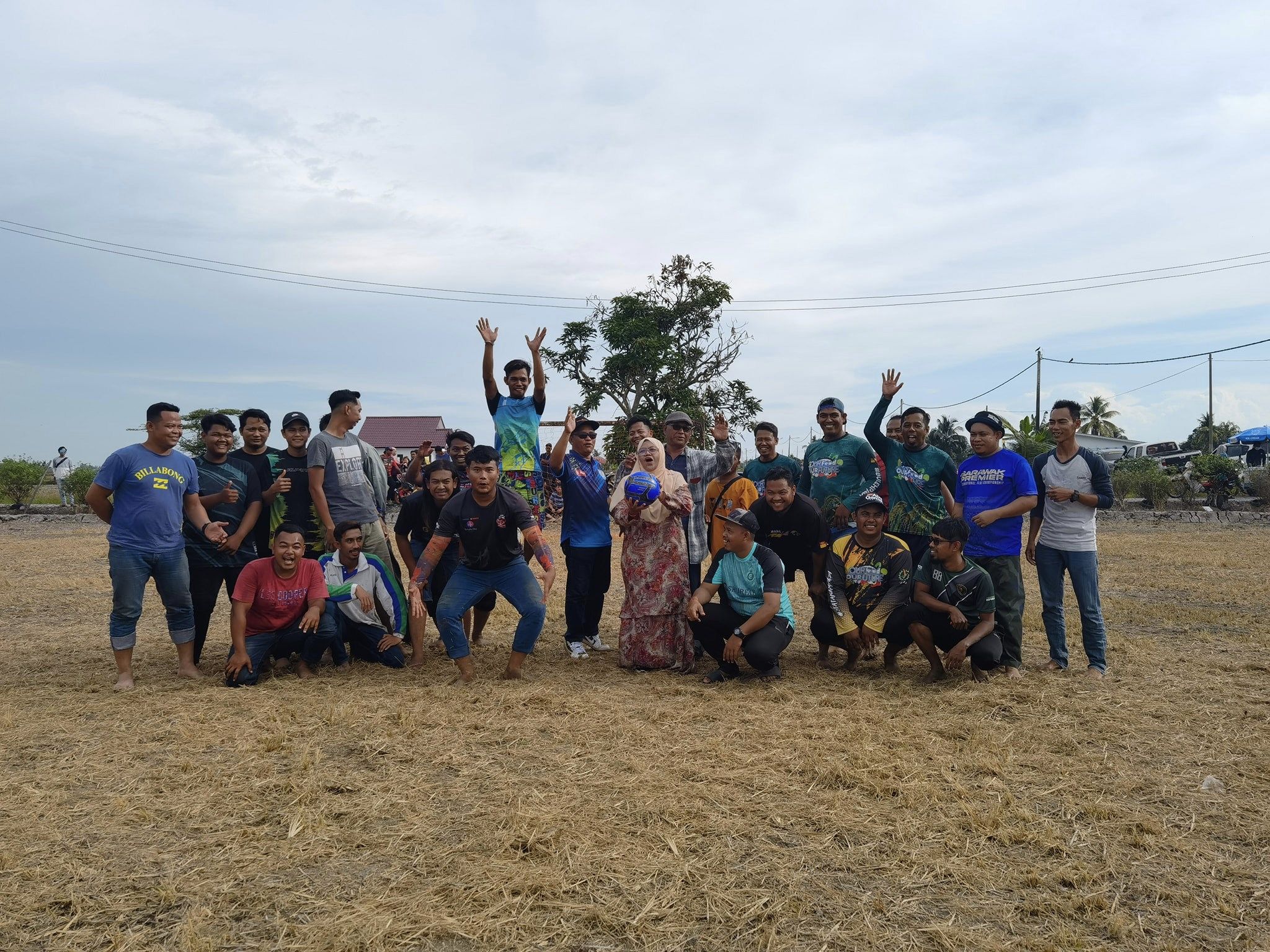 Sukan Sawah DUN Permatang meriah, 100 penduduk ambil bahagian