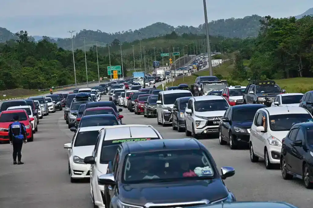 各主要大道今午起现车流 50%过路费折扣至明日