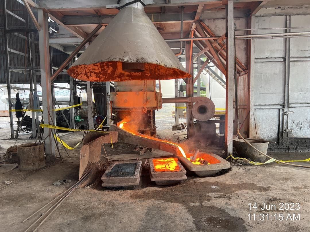 叻思一工厂非法熔金  遭乌雪市会拉队查封