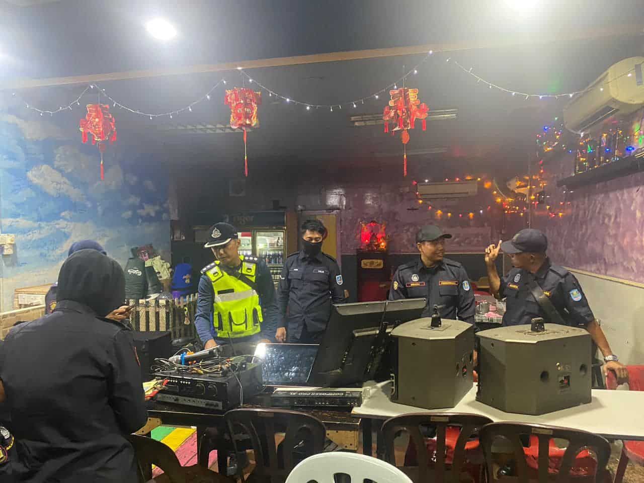 巴生市会拉大队入吉胆岛  2无牌娱乐中心遭取缔