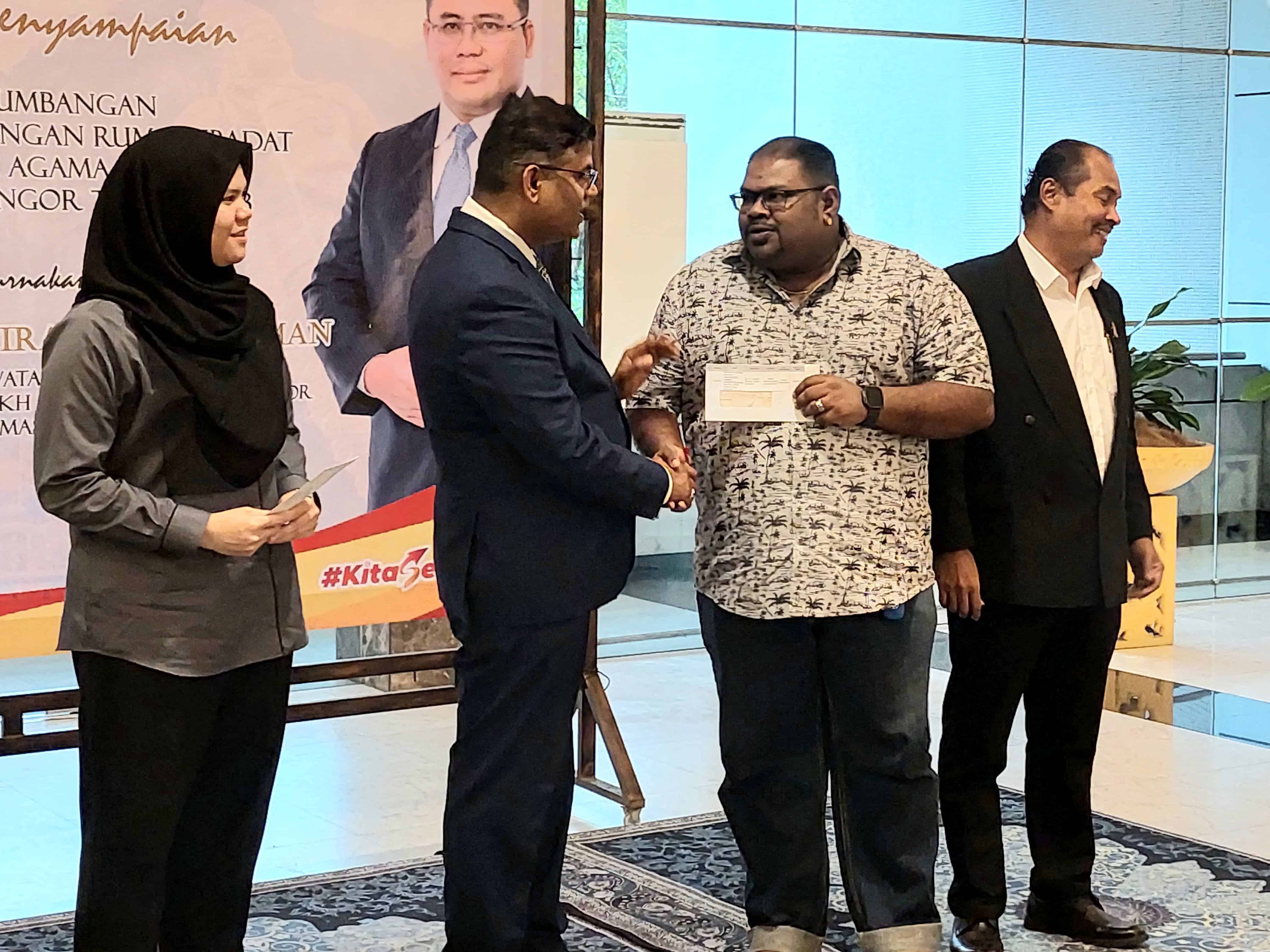 பத்தாண்டுகளில் 250 ஆலயங்களின் நிலப் பிரச்சனைக்கு தீர்வு - கணபதி ராவ்