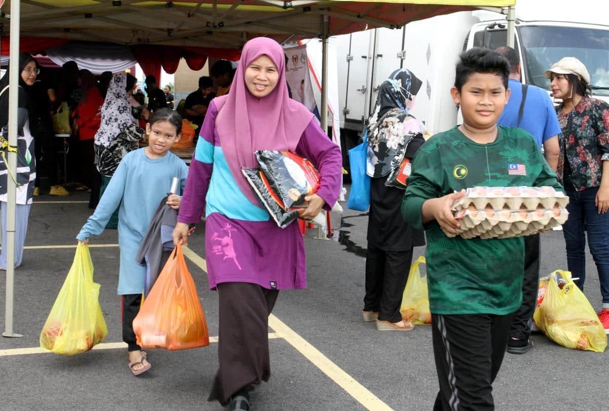Jualan murah tawar harga 30 peratus lebih rendah, pikat orang ramai terus kunjungi