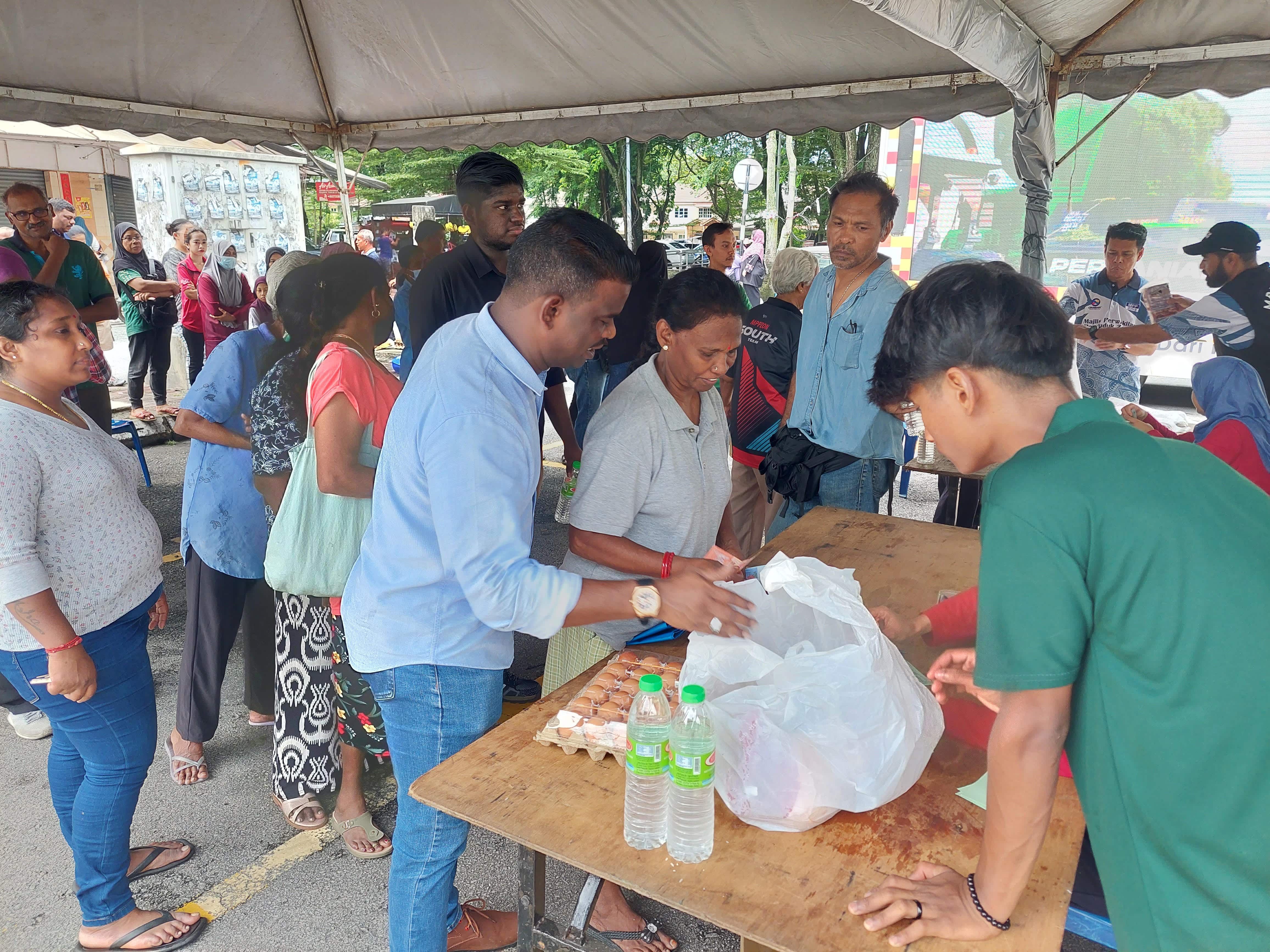 ஸ்ரீ மூடாவில் மாதம் இரு முறை மலிவு விற்பனை நடத்த நடவடிக்கை- கவுன்சிலர் ராமு தகவல்