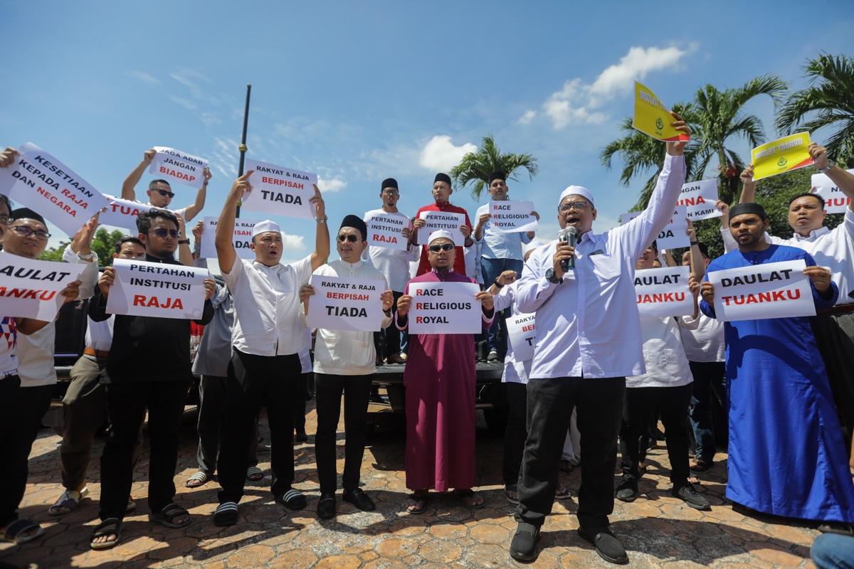 Anak muda berhimpun pertahan institusi raja Melayu