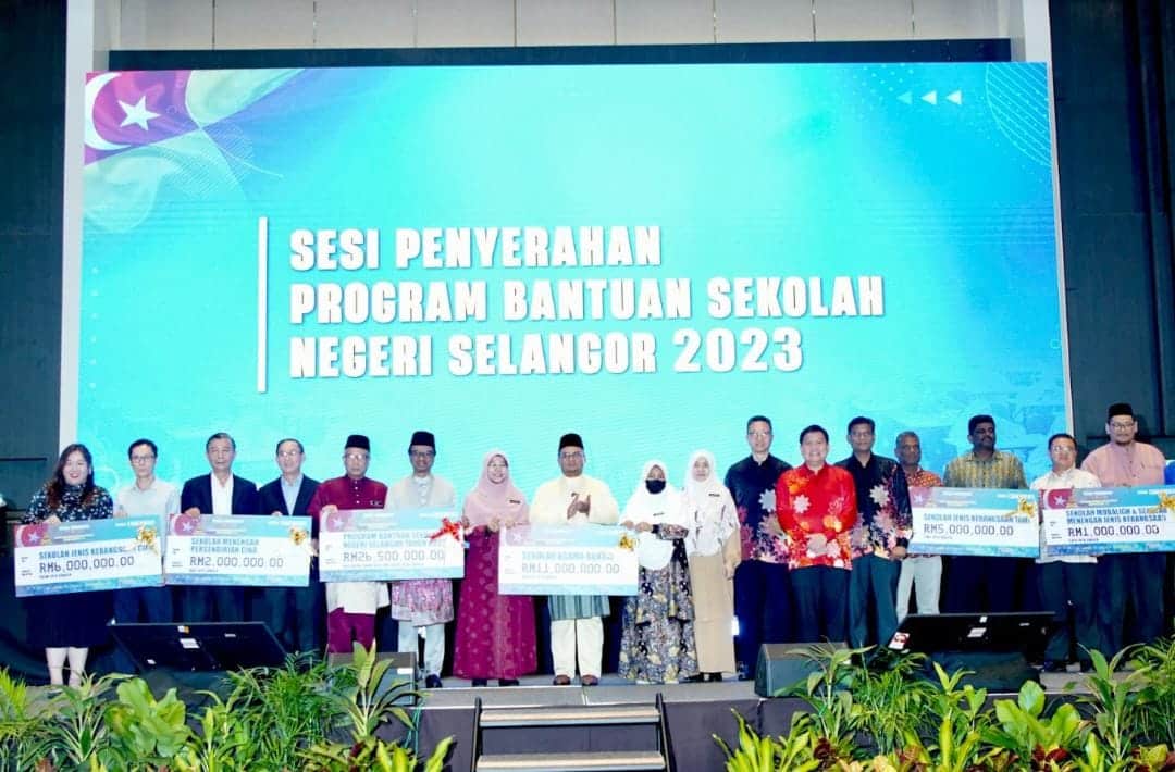 988 sekolah terima bantuan RM26.5 juta, tertinggi dalam 14 tahun