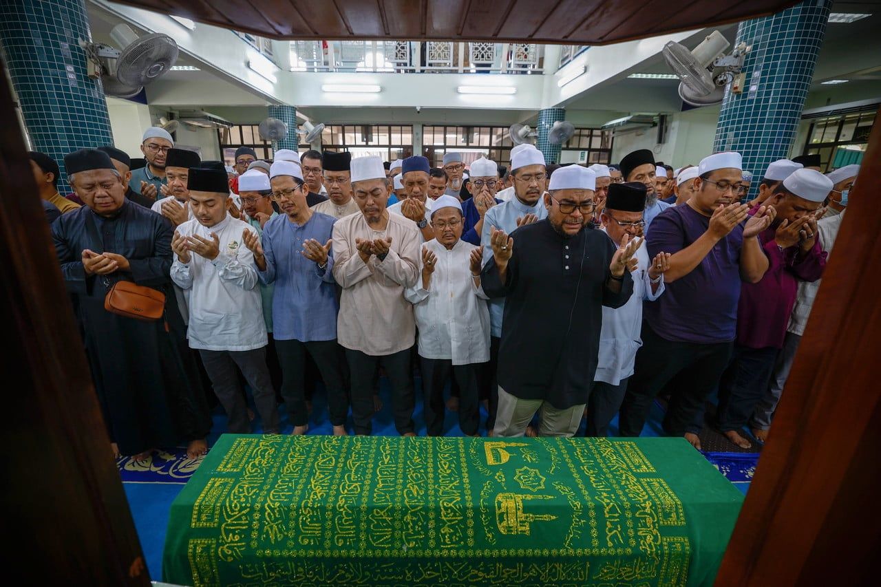 沙拉胡丁遗体送抵家乡 亲友与政坛好友赶路致敬