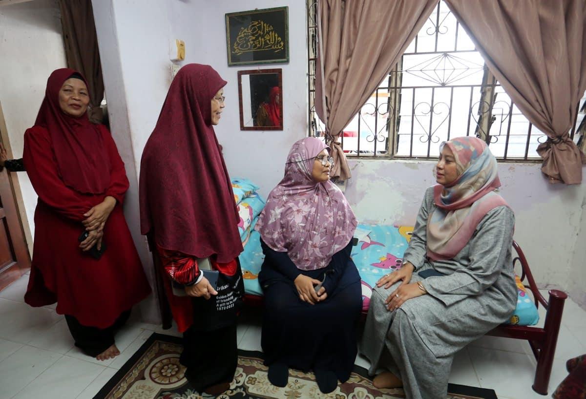 Calon HARAPAN ziarah bekas jiran, tumpu selesai isu tempatan
