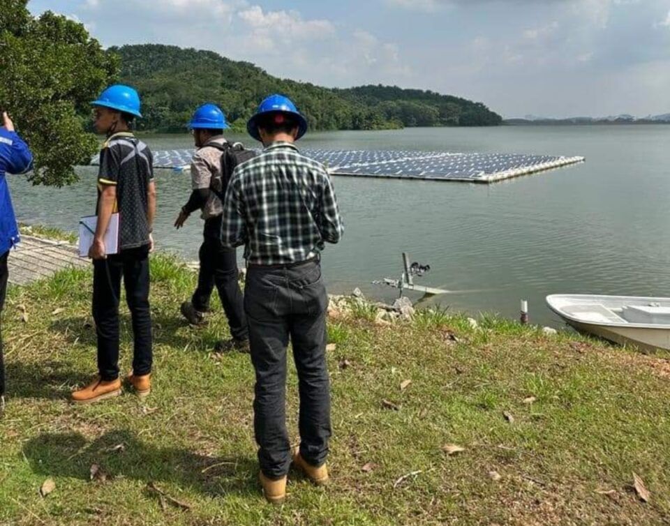 雪水务局检查水坝 确保状况良好与安全