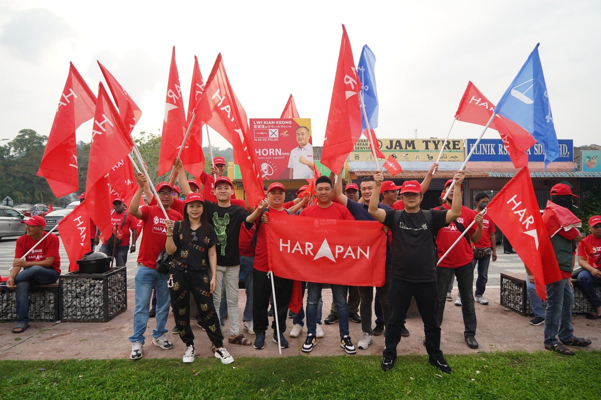 希盟候选人积极到人多地方拜票 带动选举热闹气氛