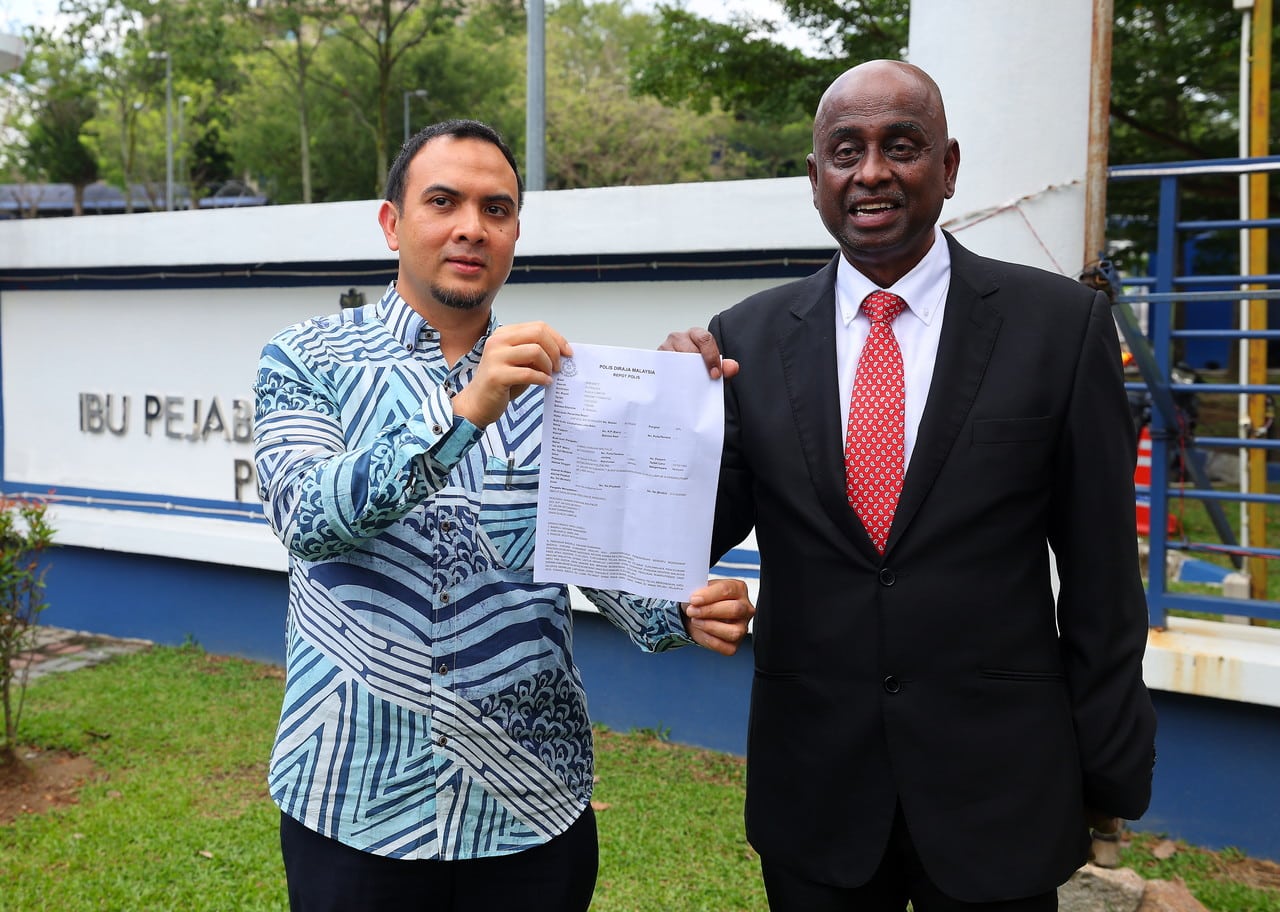 Defamatory statement: PM's political secretary lodges police report