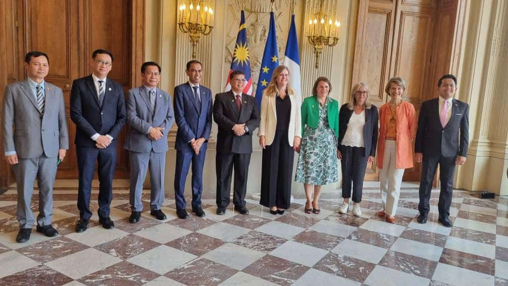 Malaysian Parliamentary delegation holds meeting with members of France, EU Parliaments