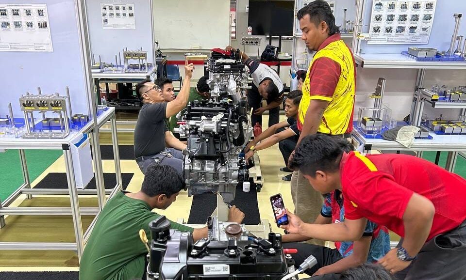 'Send secondary school students for industry exposure during holidays'