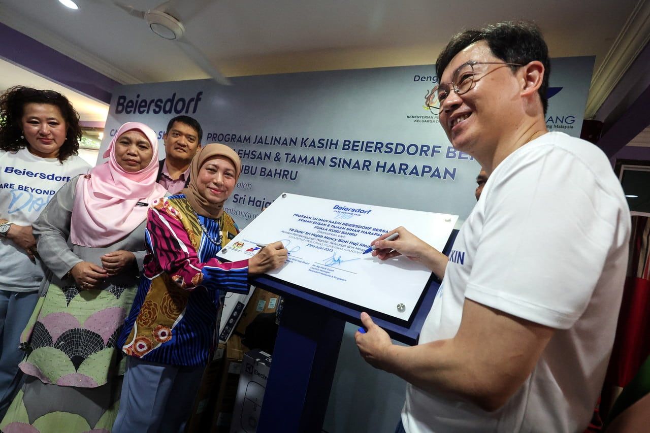 南茜：明年提供专门培训 残障群体护理员列为职业