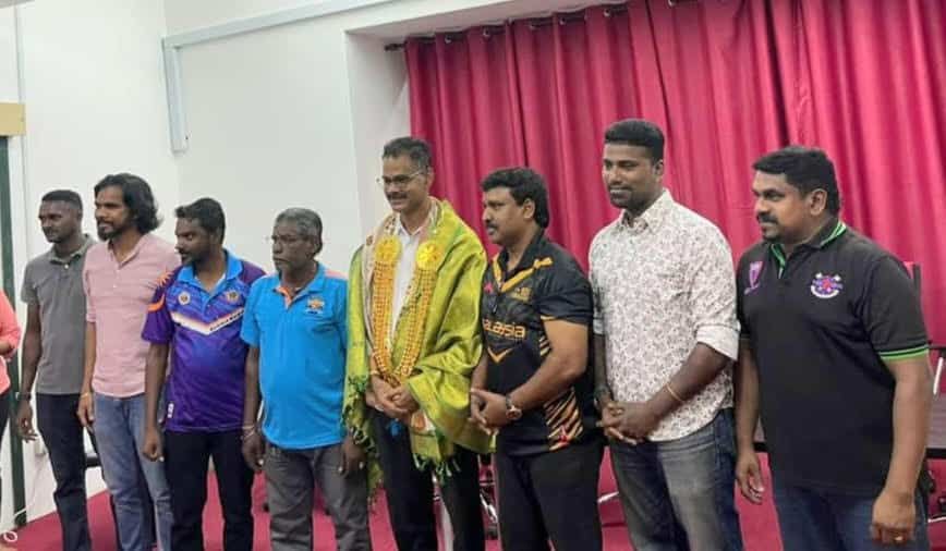 பந்திங் சிலம்பக் கழக உறுப்பினர்களுடன் பந்திங் பக்கத்தான் வேட்பாளர் பாப்பாராய்டு சந்திப்பு