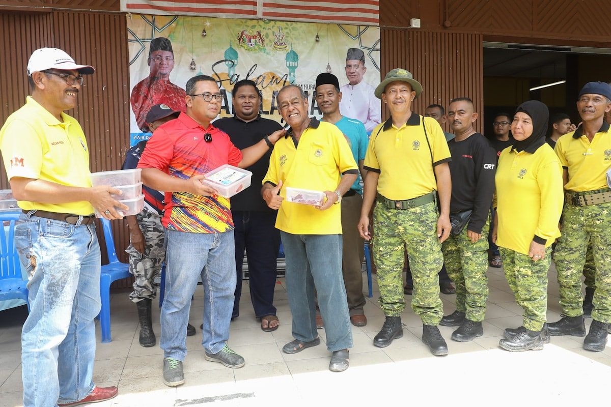 Korban di Dewan Jakoa Batu 12 Gombak meriah, lima persatuan sertai gotong-royong