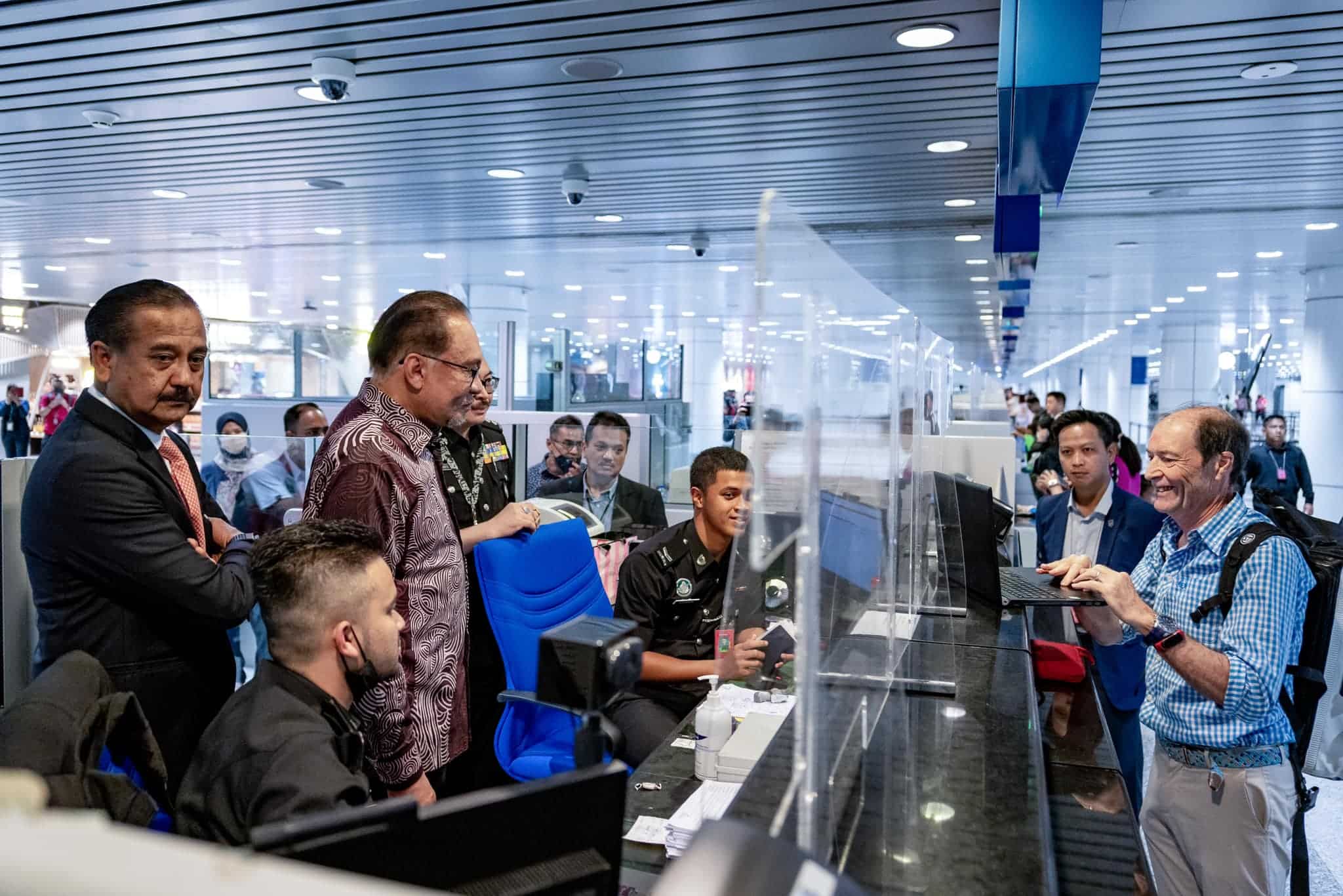 PM terjah KLIA, tinjau operasi kastam, imigresen