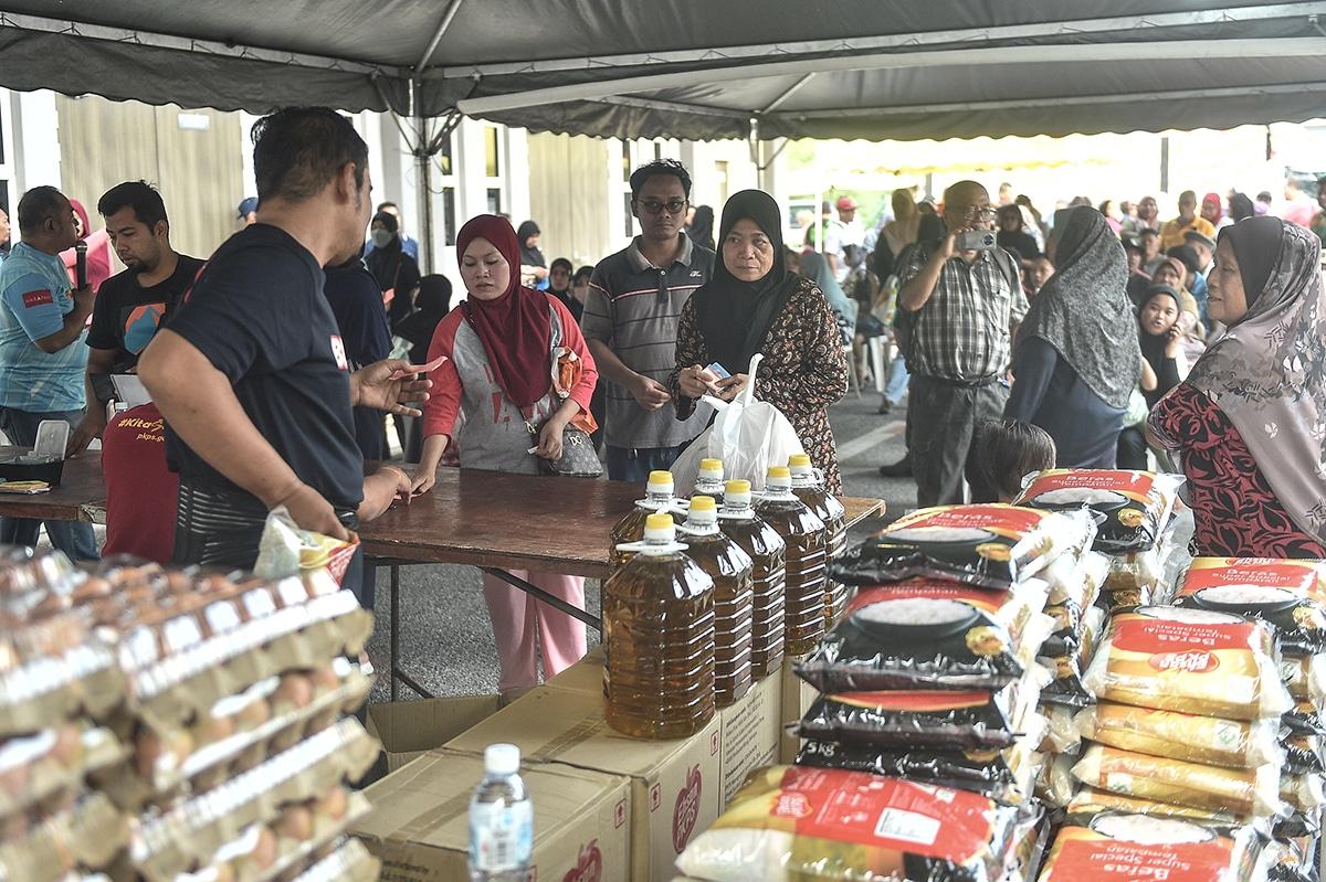 Jualan minyak masak 1kg terima sambutan, lebih 500 paket habis tempoh sejam