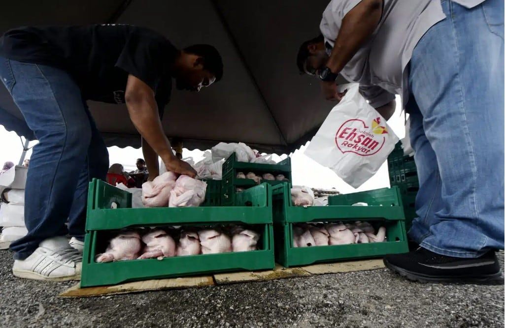 益山慈悯市集明4地点开卖 一只鸡.一托蛋只卖10令吉