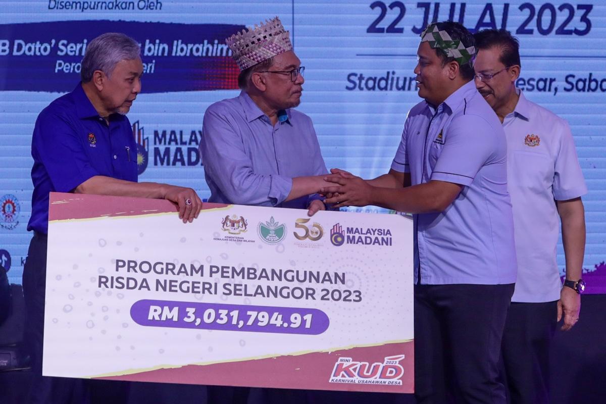 Dana RM28 juta diagih kepada lebih 3,000 usahawan kecil