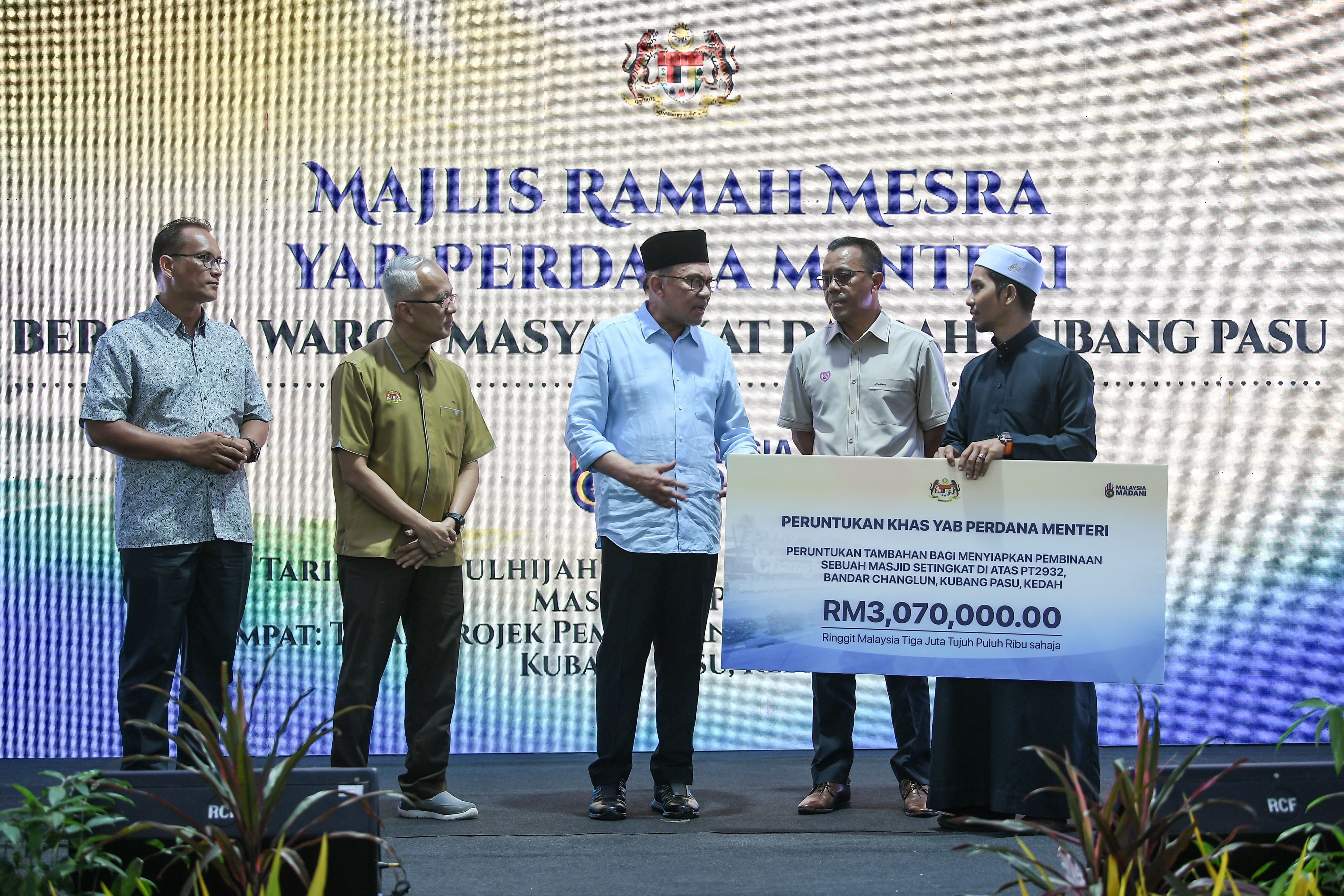 PM: Kerajaan utamakan naik taraf sekolah, klinik daif