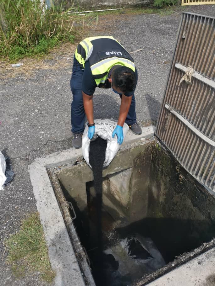 雪水务局积极采取善后行动  避免火灾后酿污染事故