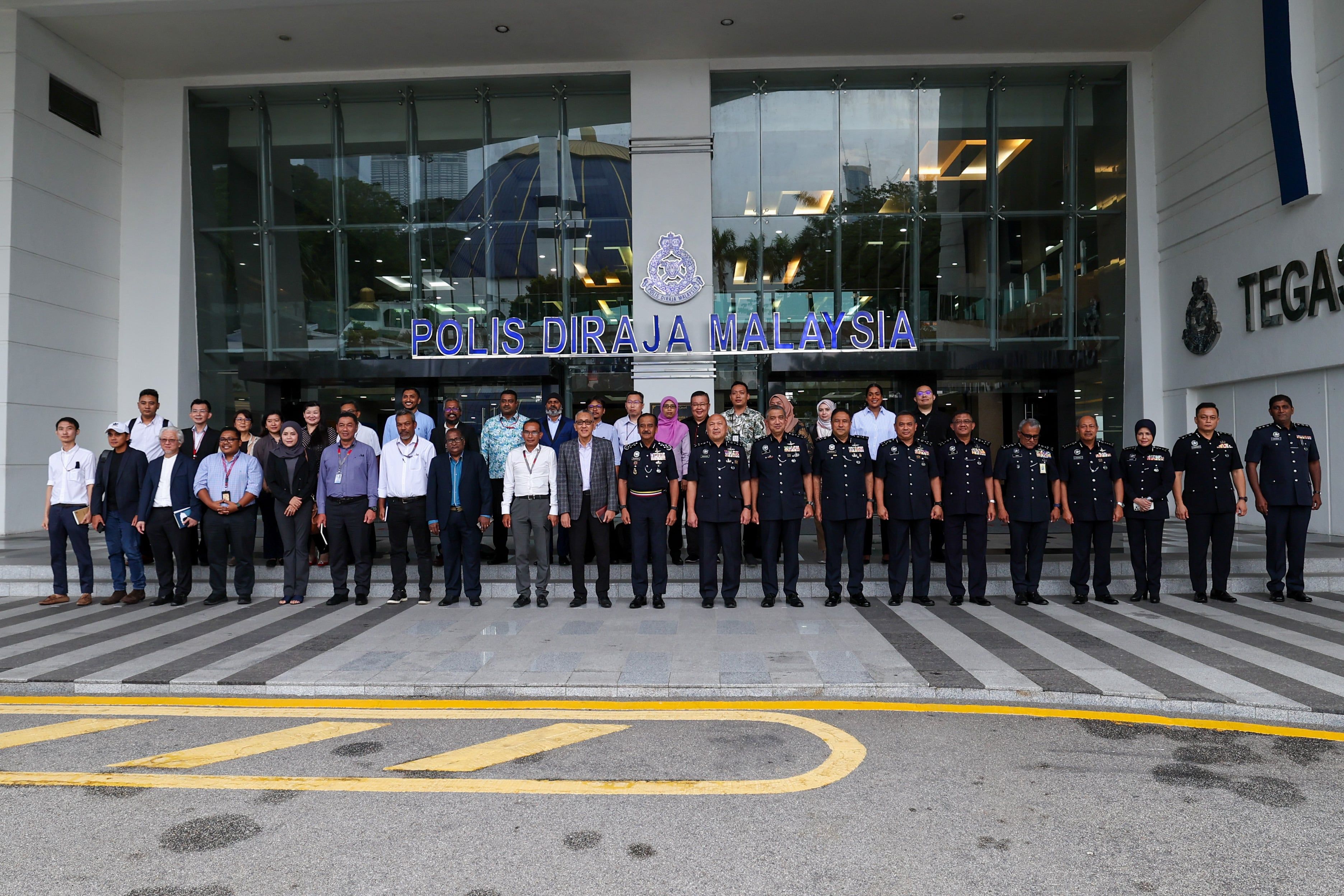 Beri keutamaan kenaikan gaji pegawai rendah, naik pangkat pegawai muda cemerlang