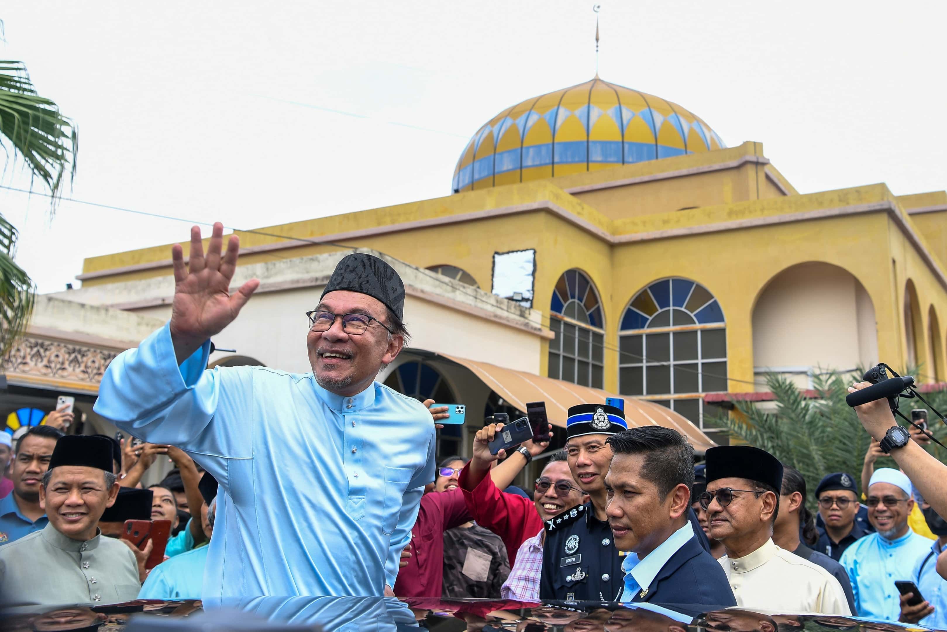 公务员薪酬研究料明年完成  安华：财案先宣布小幅调薪